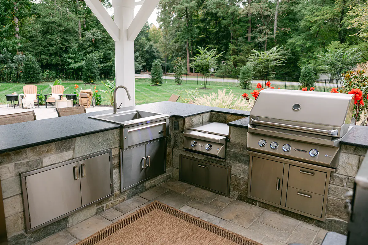 custom outdoor kitchen