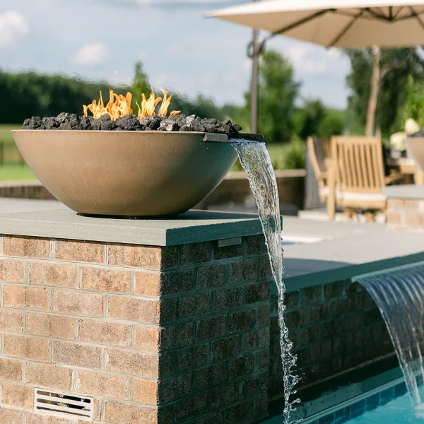 	Dual fire bowls integrated into pool’s automation system