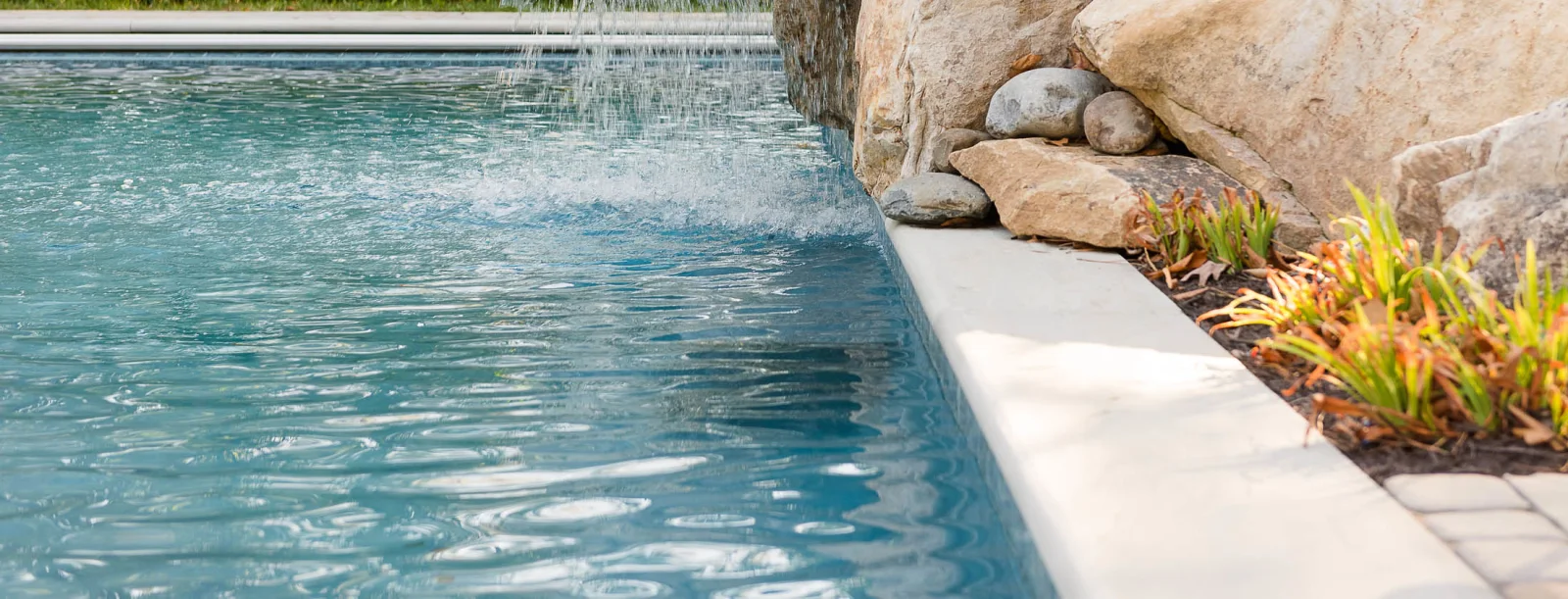 Pool with hot tub and bluestone patio