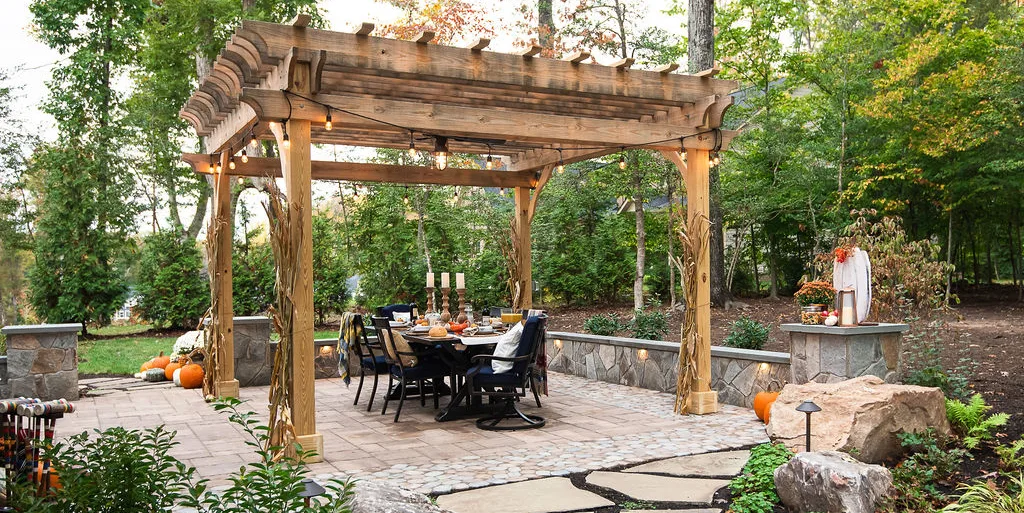 Pool with hot tub and bluestone patio
