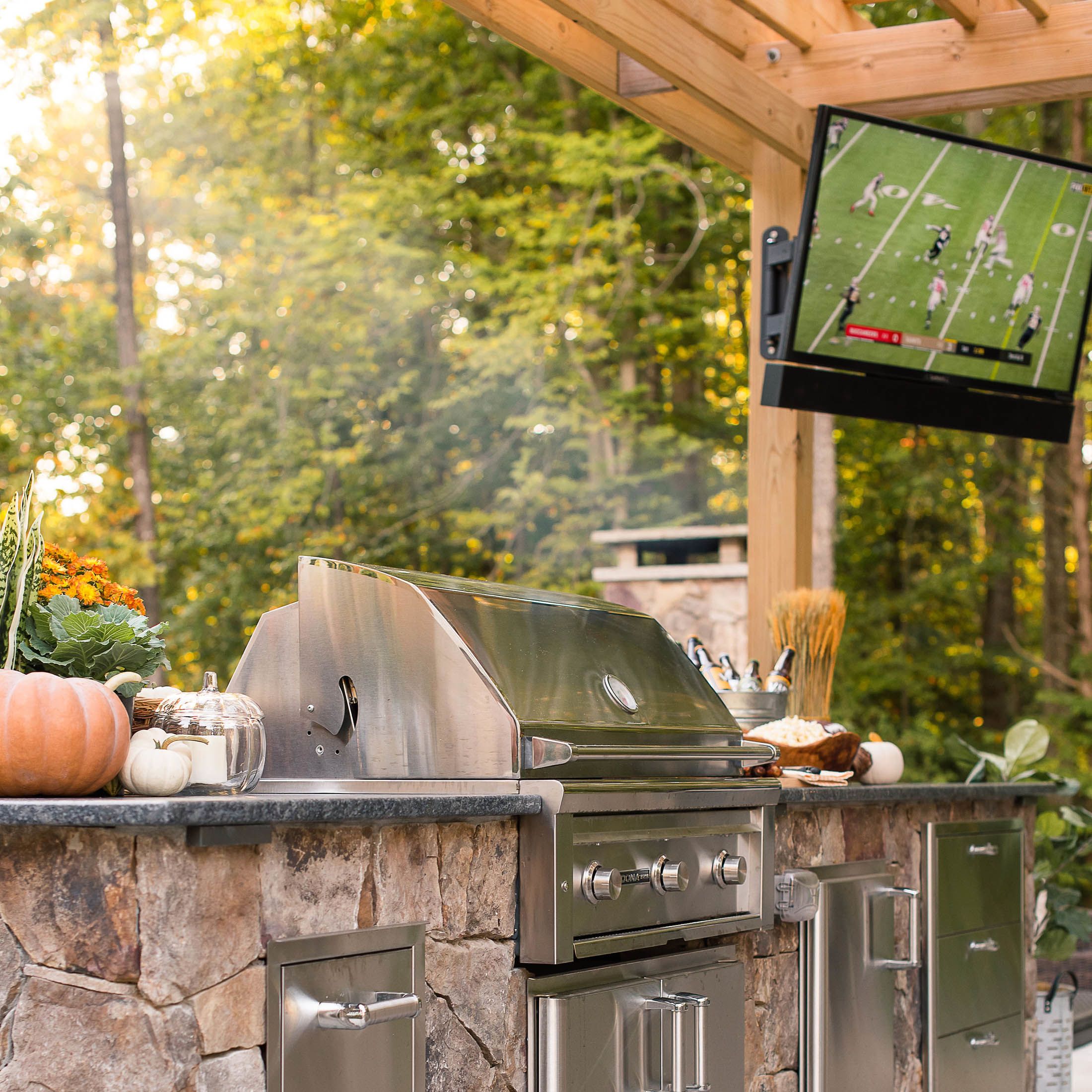 Outdoor Kitchen