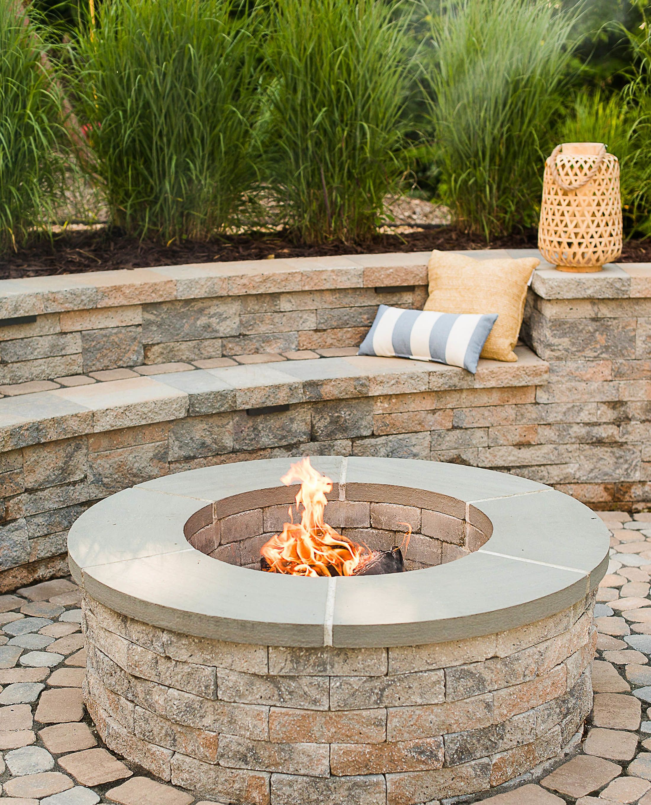 <div>Fire Pit Features</div>